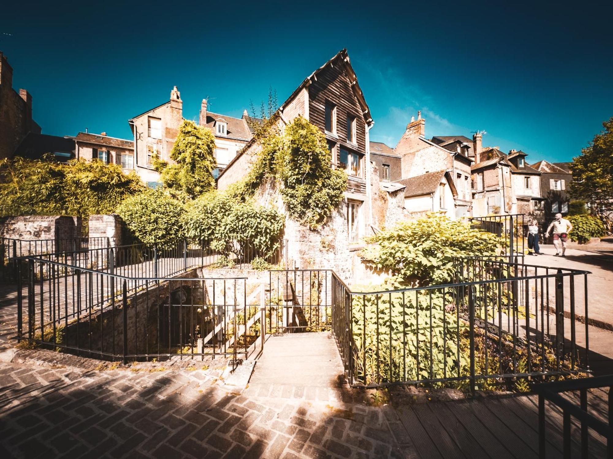 Le 105, Honfleur Bed & Breakfast Exterior photo